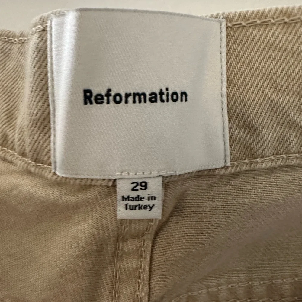 Reformation Cary low rise, slouchy wide leg jeans - sand dollar - Picture 3 of 7